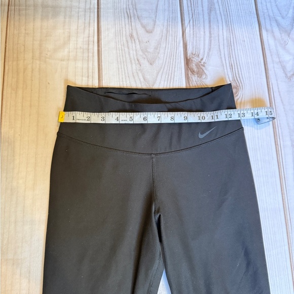Nike Jet Black Active Leggings - Picture 2 of 4